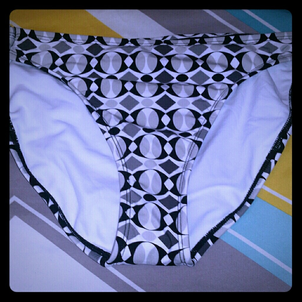 NWT Swimsuit bottoms